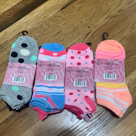 carnival Accessories 55 Carnival 2 Pack No Show Socks New 8 Pair In